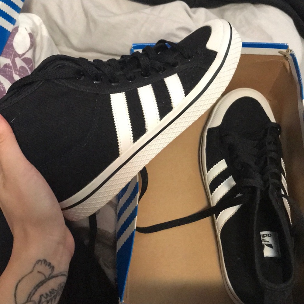 Adidas honey stripes women 7.5